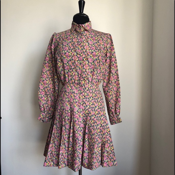 Vintage Dresses & Skirts - Vintage Floral Dress